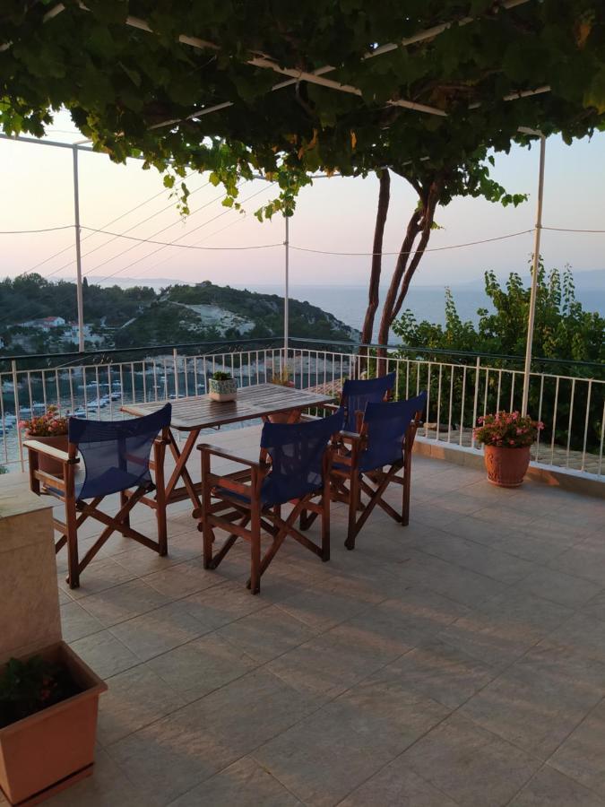 Captain'S House Longos  Bagian luar foto