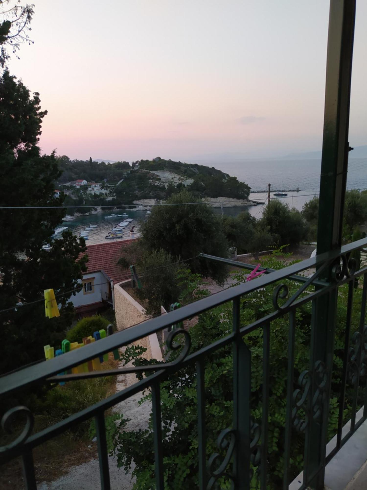 Captain'S House Longos  Bagian luar foto