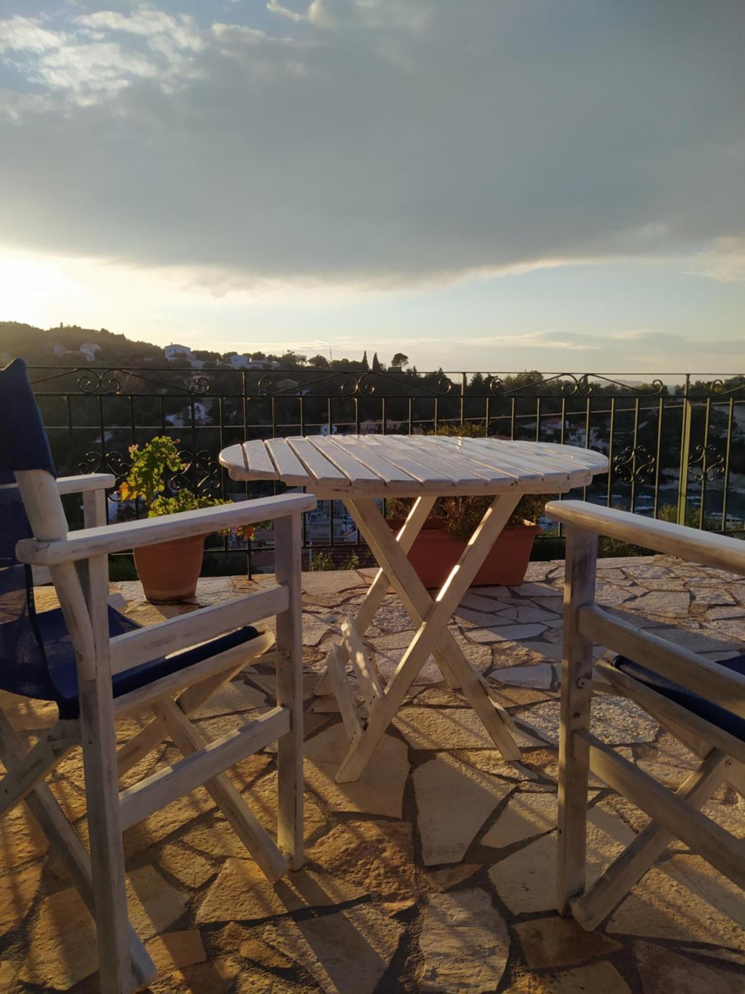 Captain'S House Longos  Bagian luar foto